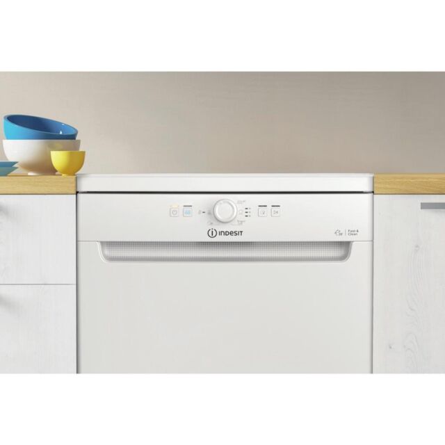 Indesit Dishwasher: full size, white colour - D2F HK26 UK