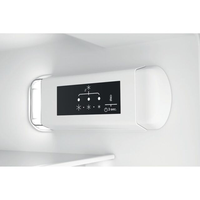 Indesit INS 9012 Built-In Larder Fridge