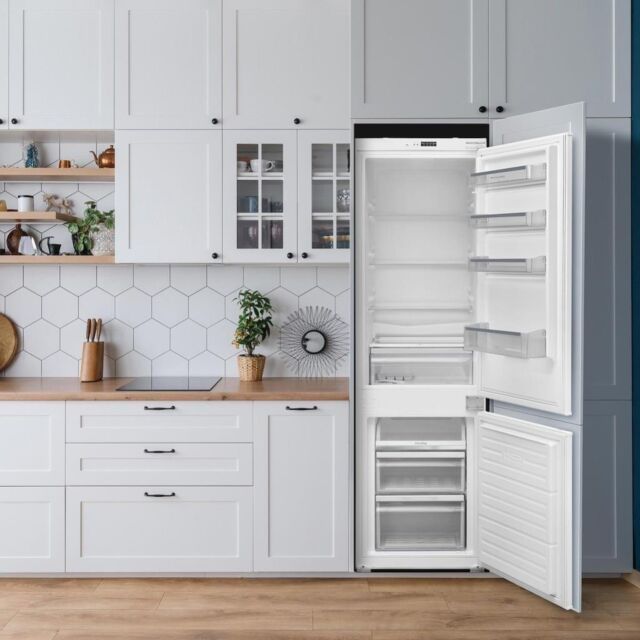 Montpellier MIFF703LF Integrated Low Frost Fridge Freezer
