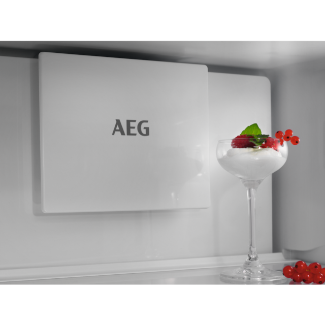 AEG TSC7M181DS 7000 Series Built-In NoFrost Fridge Freezer