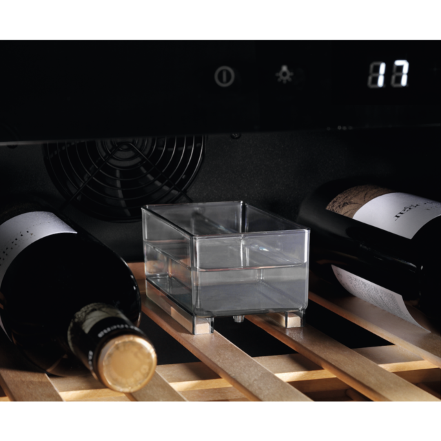AEG AWUS052B5B 5000 Series Built-In Wine Cellar