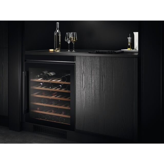 AEG AWUS052B5B 5000 Series Built-In Wine Cellar