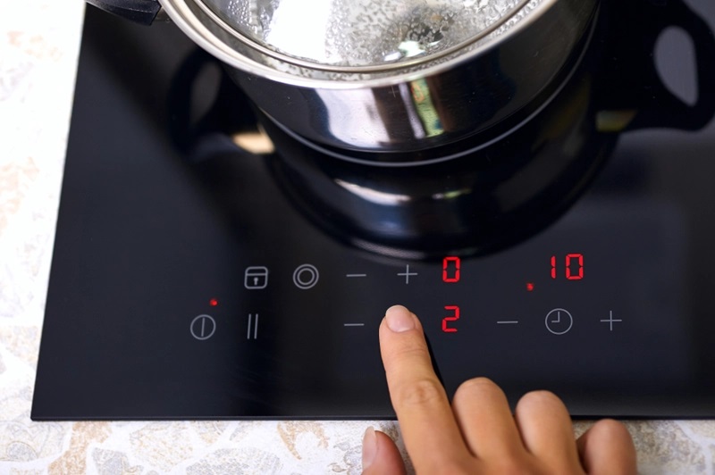 Ceramic vs Induction Hob: What's Best Compared to Gas